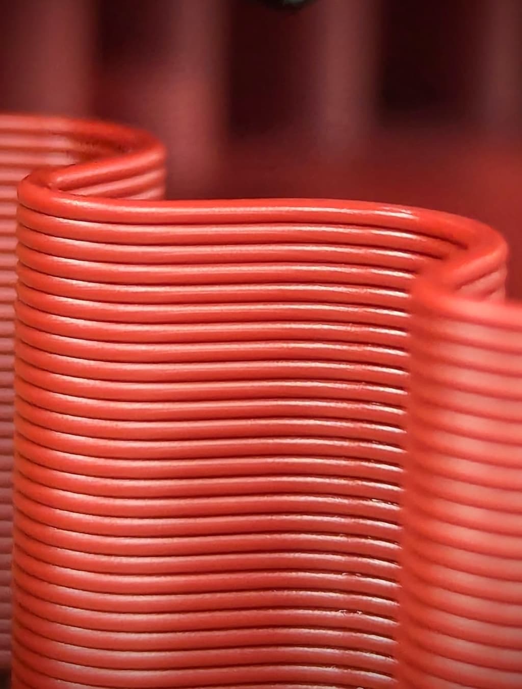 KLAVO.studio red wavy lamp