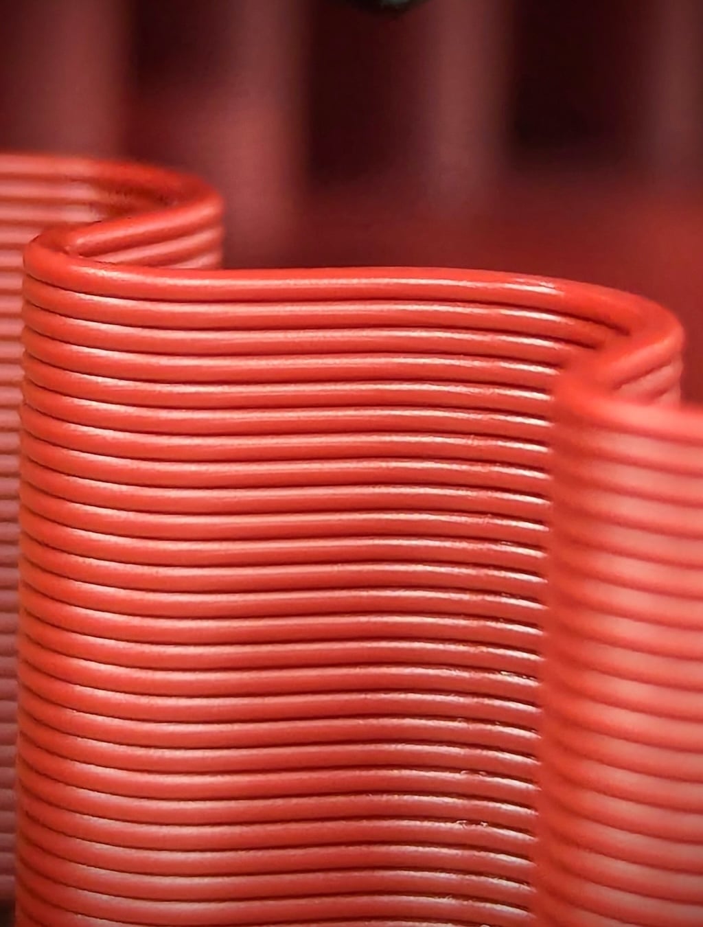 KLAVO.studio red wavy lamp